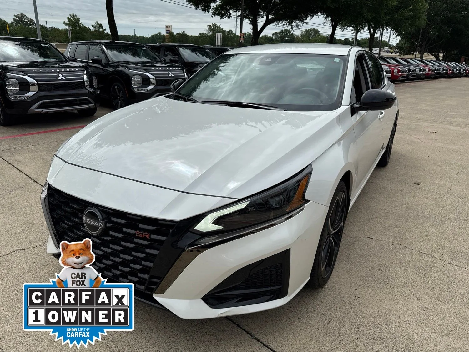 Used 2024 White Nissan 2.5 SR image 8