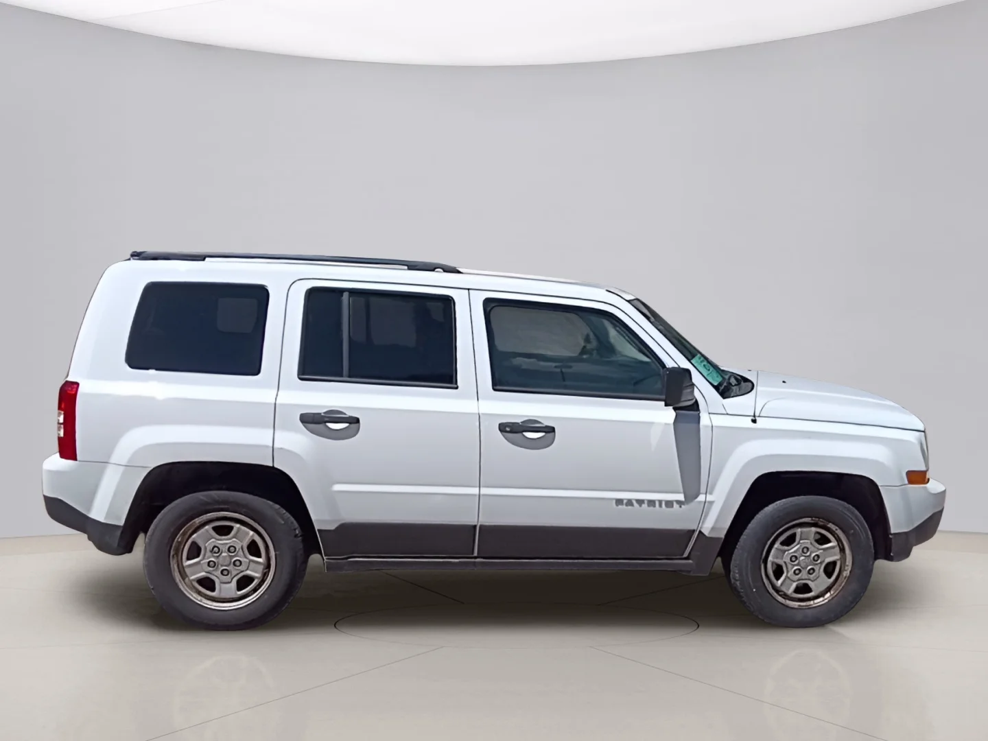 Used 2016 White Jeep SPORT SUV image 6