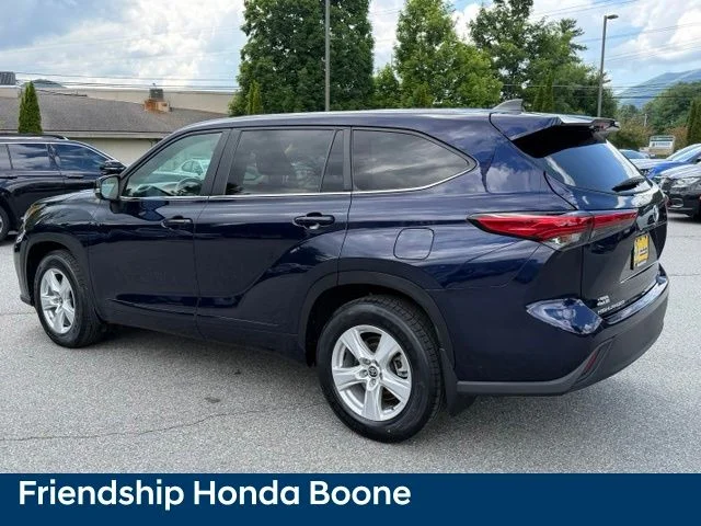 Used 2023 Blue Toyota L image 7