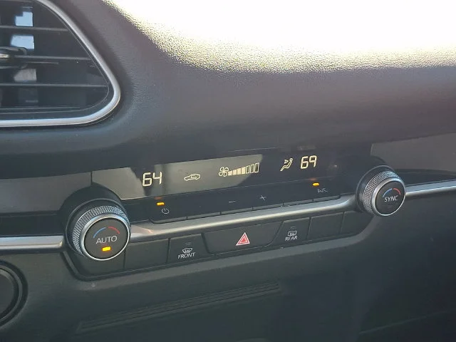 Used 2021 Black Mazda Select image 15