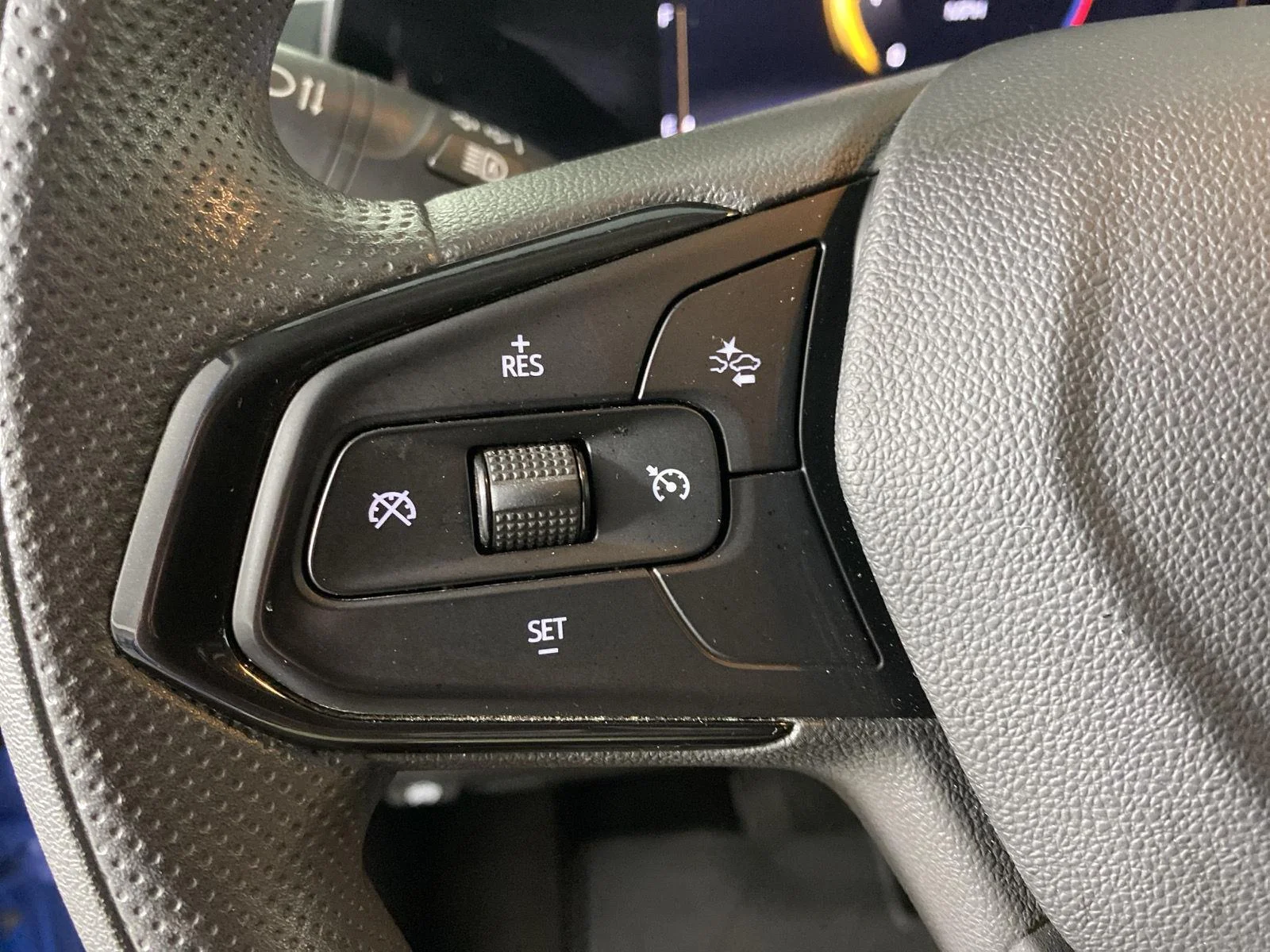 Used 2024 Fountain Blue Chevrolet LT image 13