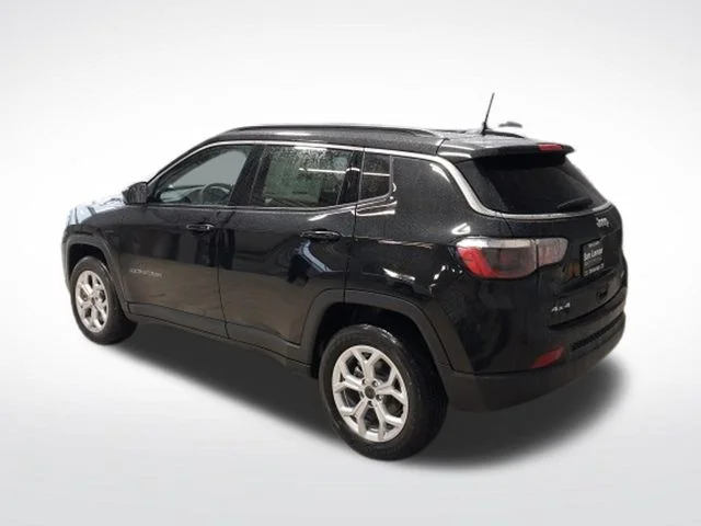 New 2026 Black Jeep Latitude image 20