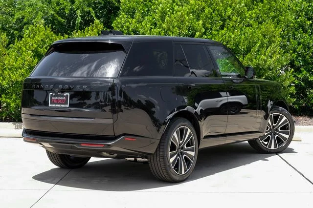 New 2026 Black Land Rover SE image 8