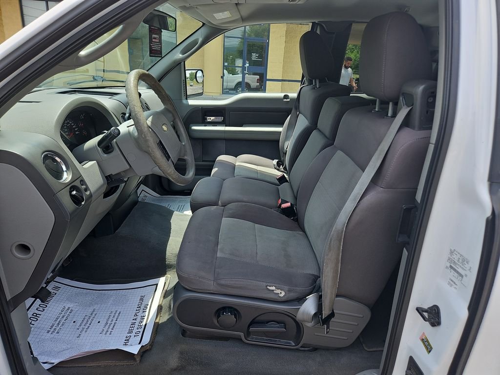 Used 2004  Ford  image 9