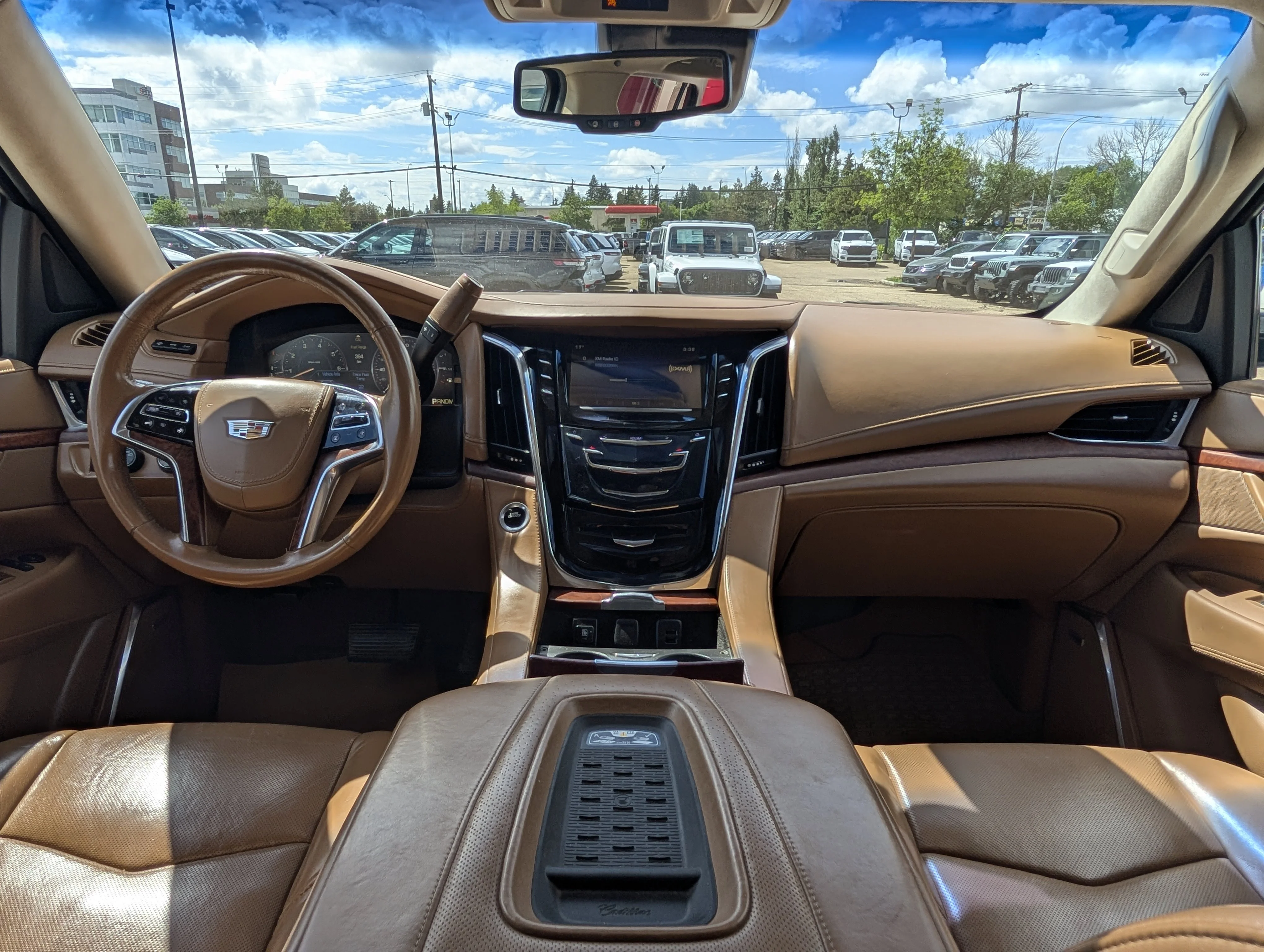 Used 2015 White Cadillac Platinum image 26