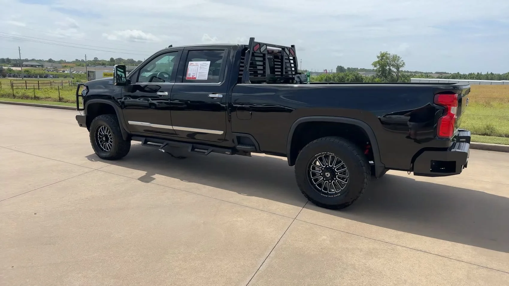 Used 2024 Black Chevrolet High Country image 5