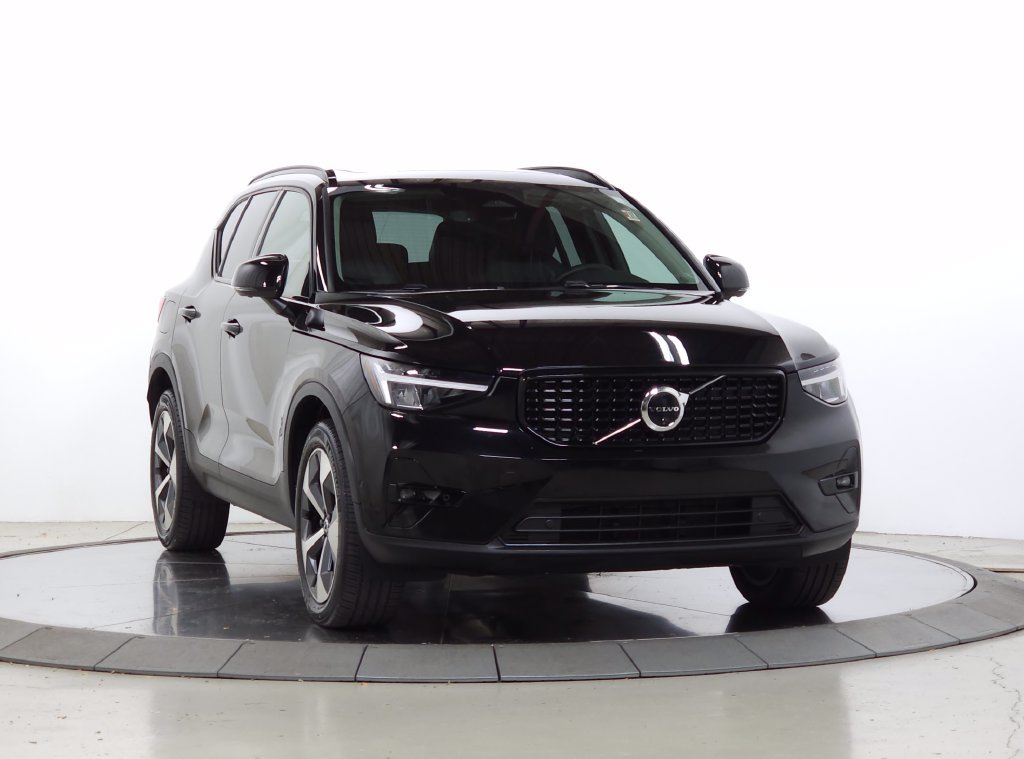 2023 Volvo XC40 Plus