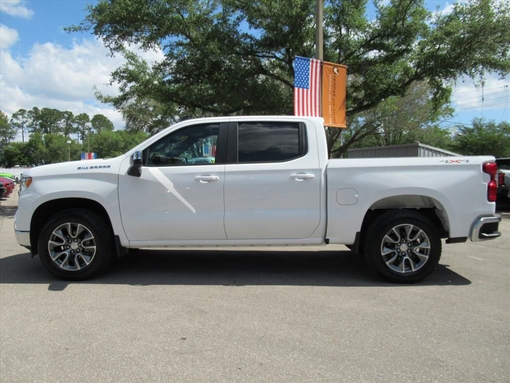 Used 2024 White Chevrolet LT image 4