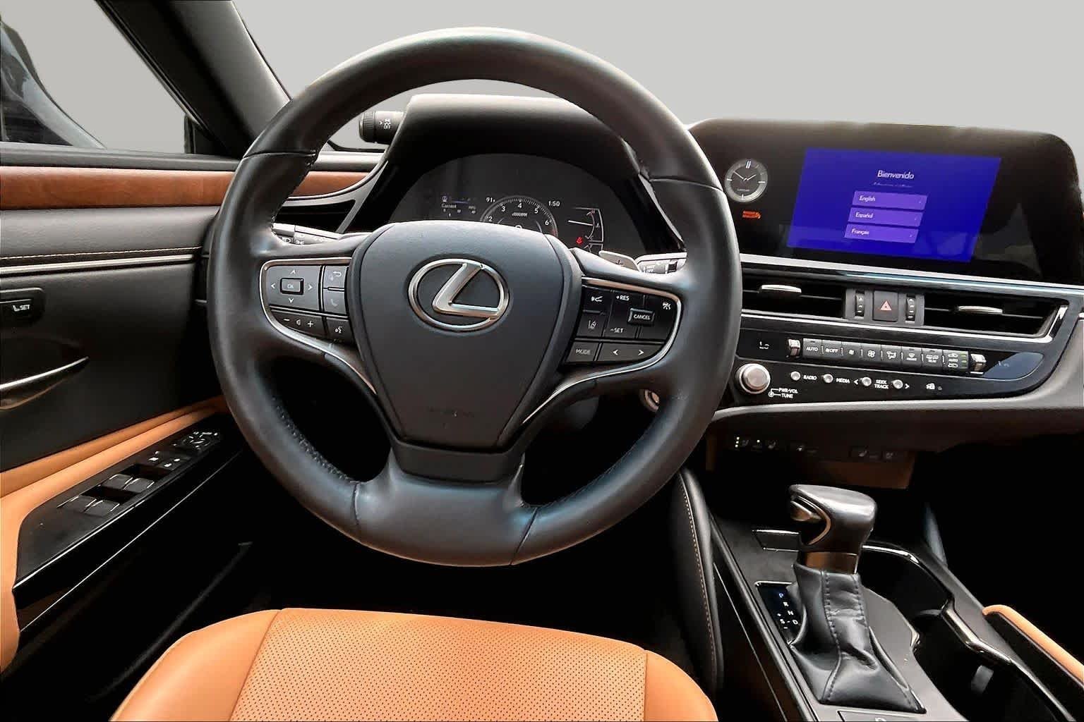 Used 2023 Eminent White Pearl Lexus  image 6