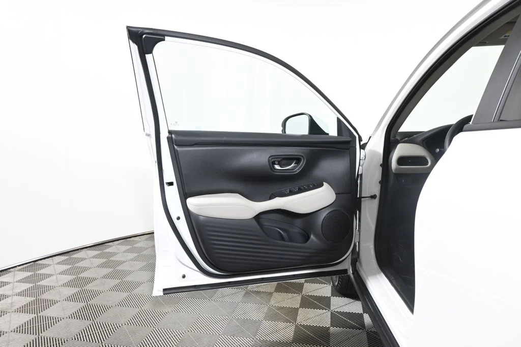 Used 2026 White Honda LX image 25