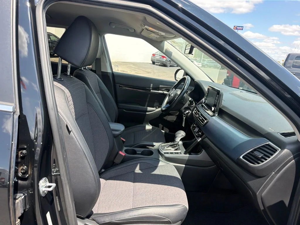 Certified Used 2021 Cherry Black Kia S image 39