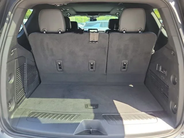 2023 GMC Yukon SLT - Photo 11