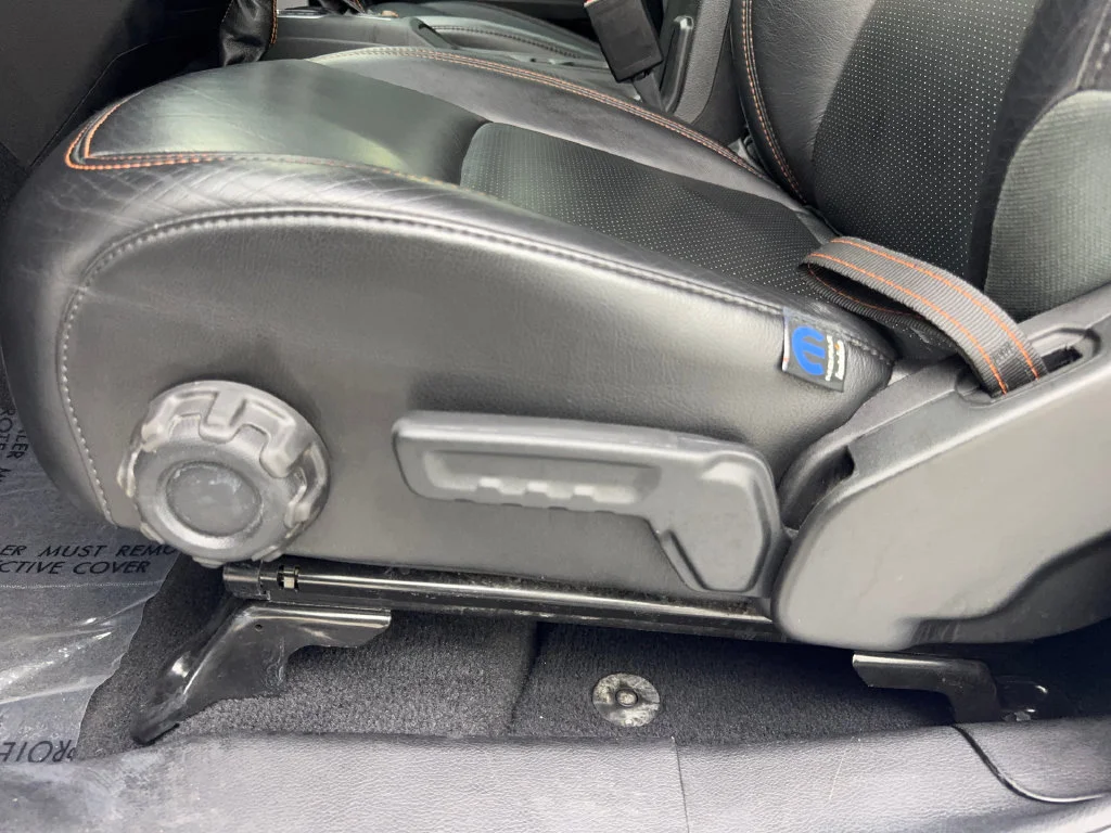Used 2023 White Jeep Mojave image 32