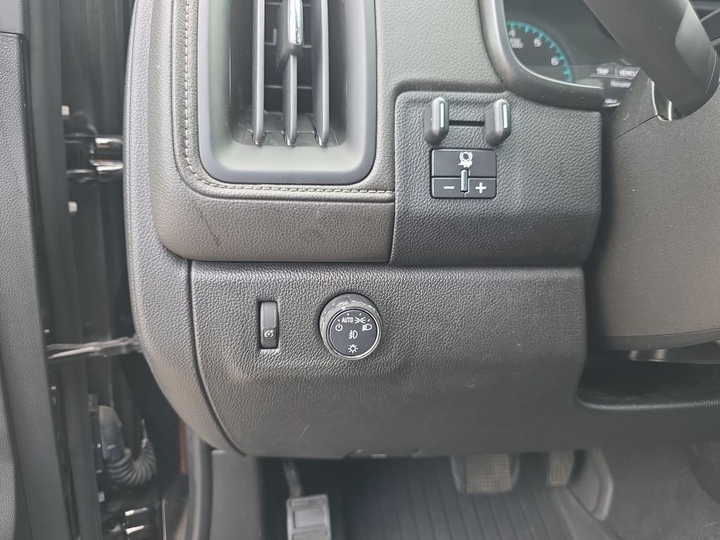Used 2022 Onyx Black GMC Elevation image 25