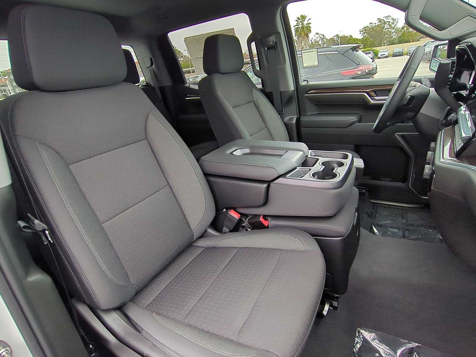 New 2026 Summit White Chevrolet LT (2FL) image 27