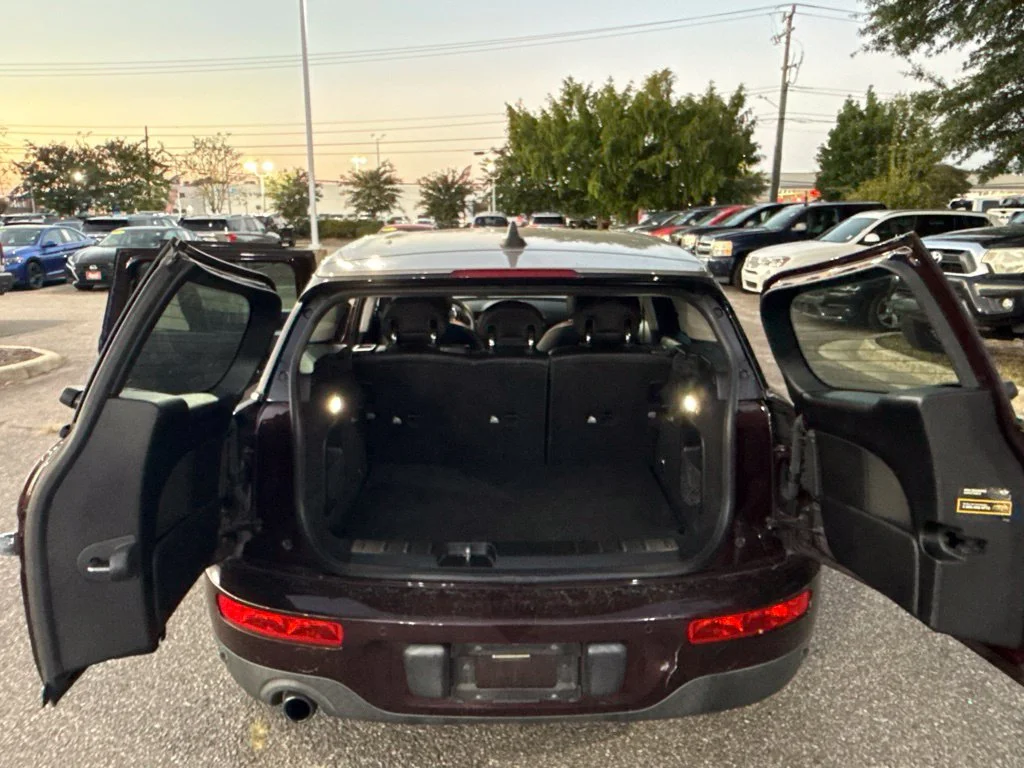 Used 2017 Red MINI Clubman image 14