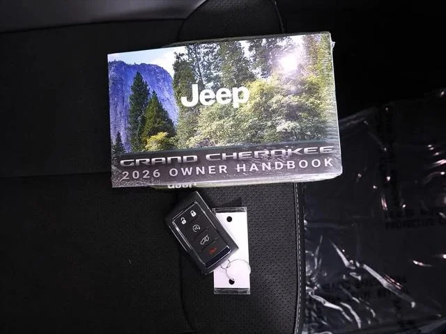 2026 Jeep Grand Cherokee Laredo - Photo 4