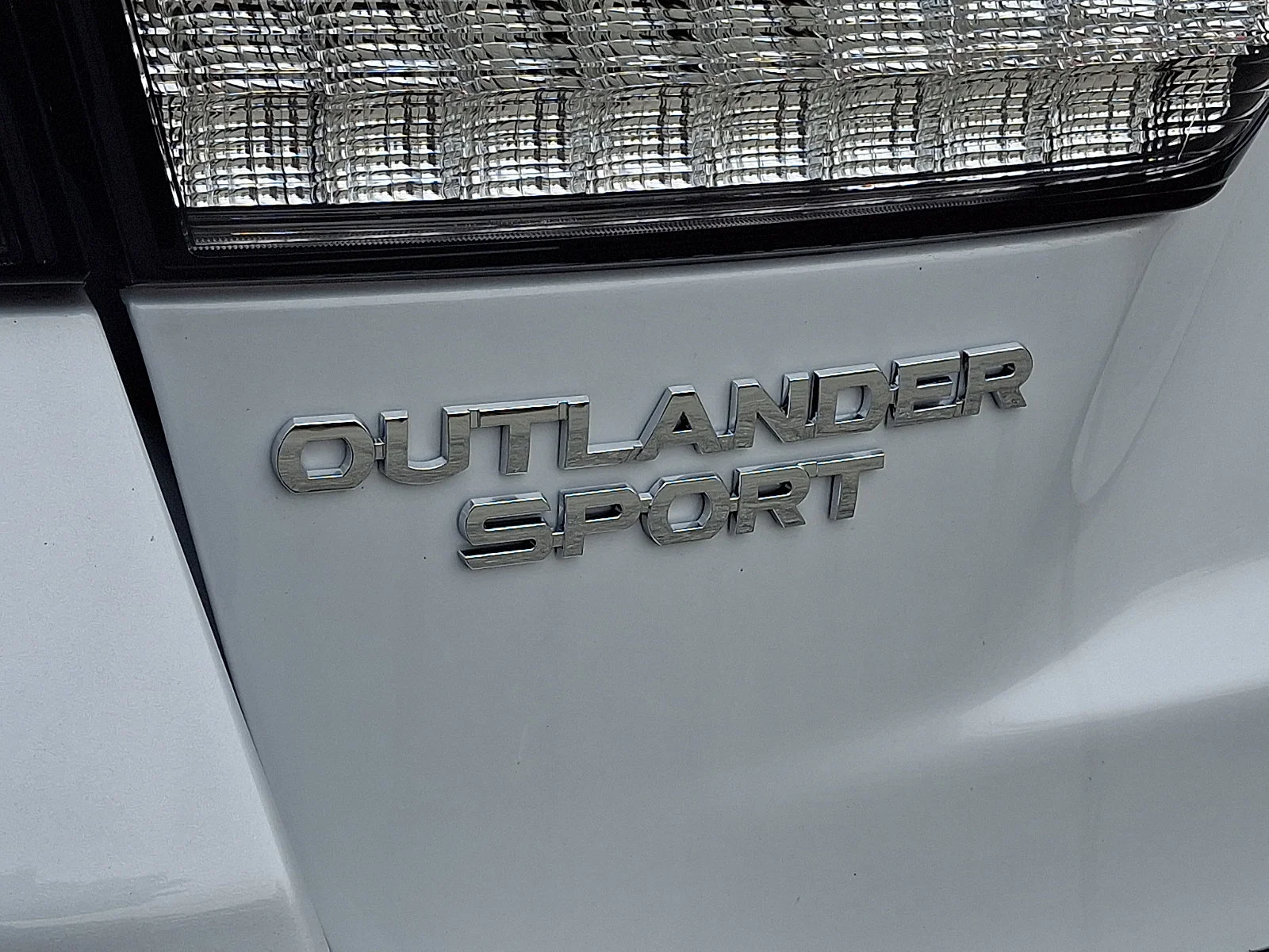New 2026 White Mitsubishi 2.0 ES image 22