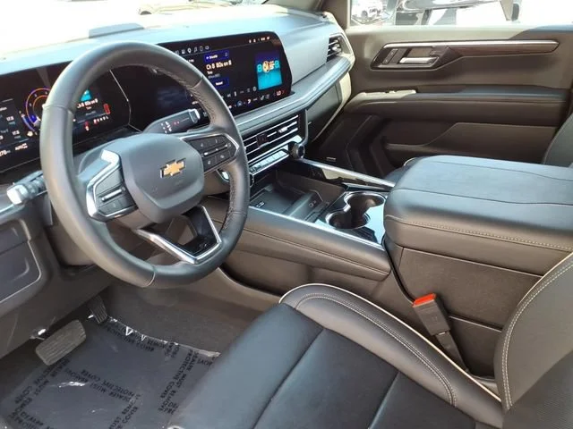 Used 2025 Sterling Gray Metallic Chevrolet Premier image 16