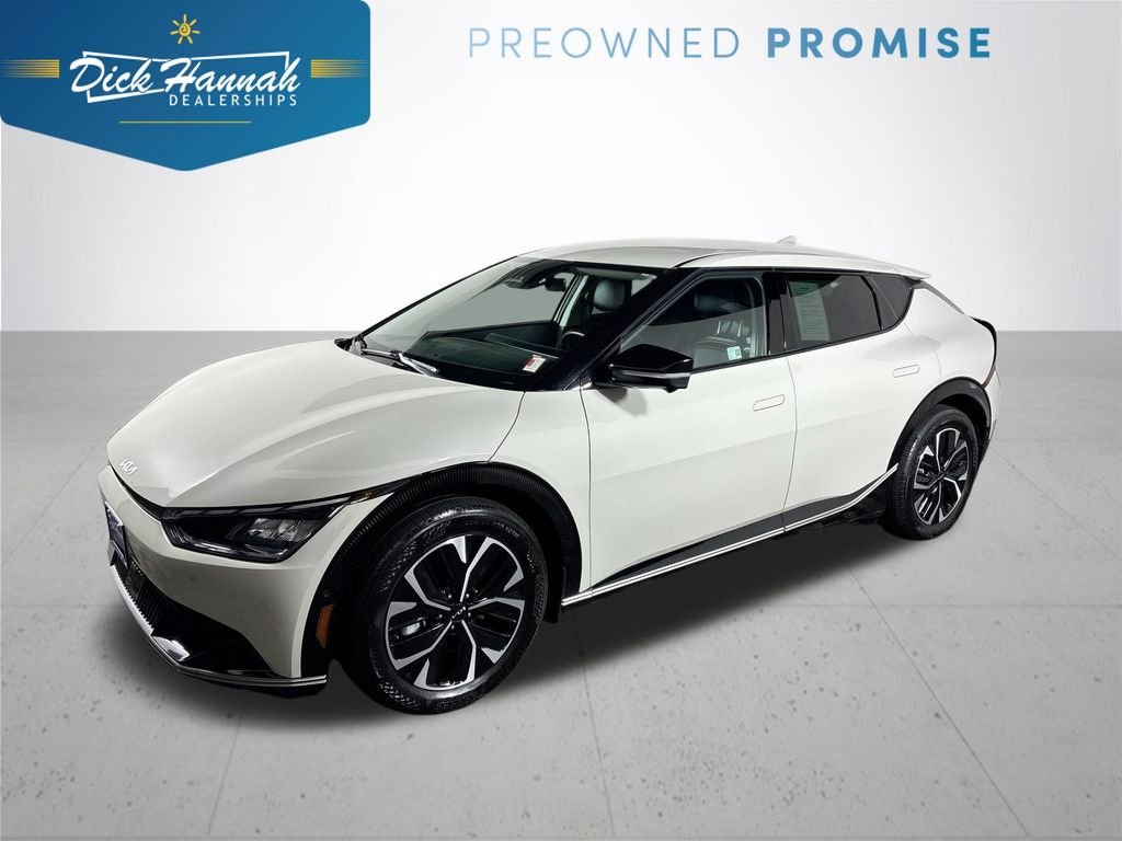 Used 2023 White Kia Wind image 1