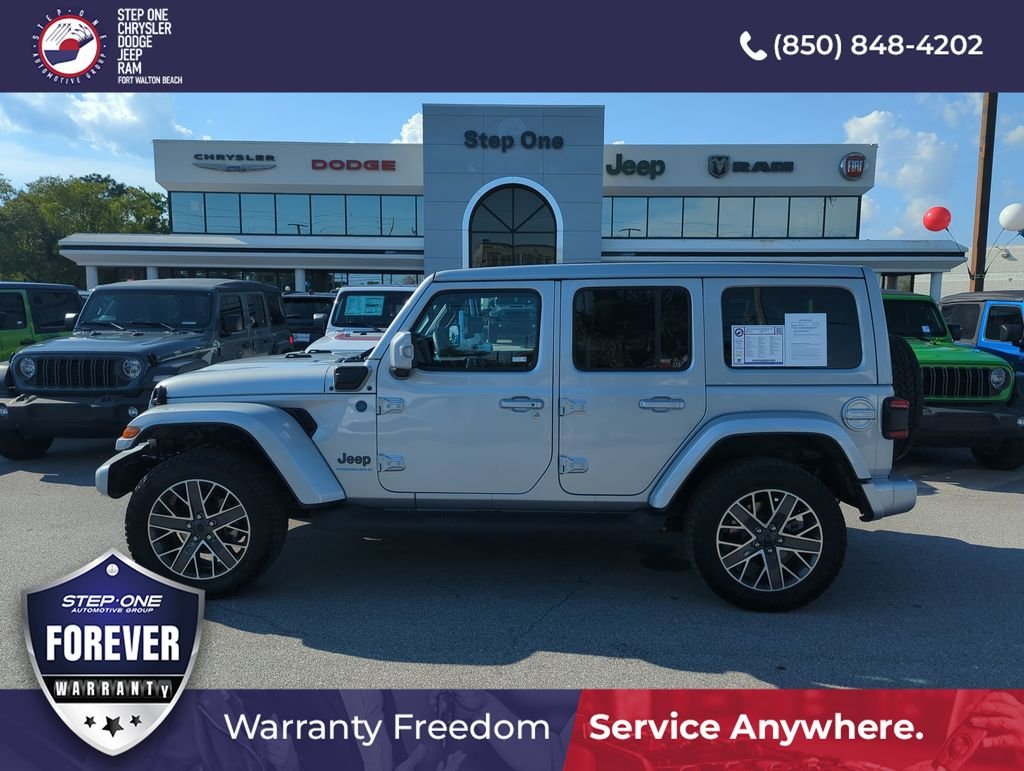 Used 2024 Silver Jeep High Altitude 4xe image 3