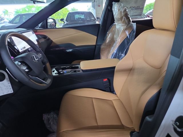 New 2026 Eminent White Pearl Lexus PREMIUM PLUS image 11