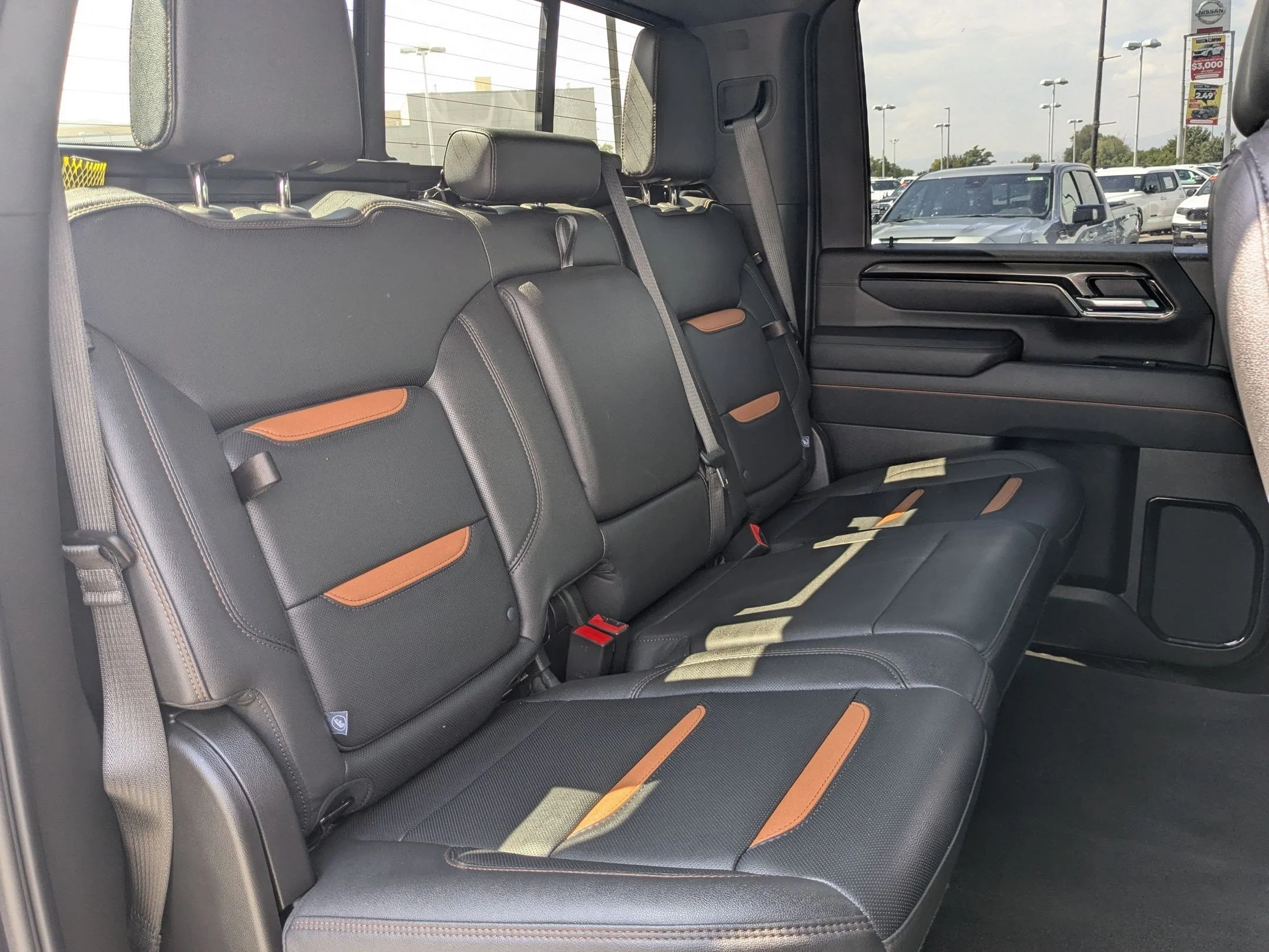 Used 2025 Titanium Rush Metallic GMC AT4 image 30