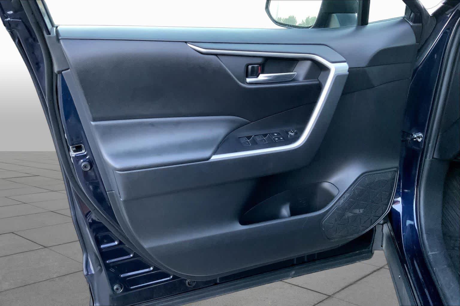 Used 2022 Blueprint Toyota XLE Premium image 18