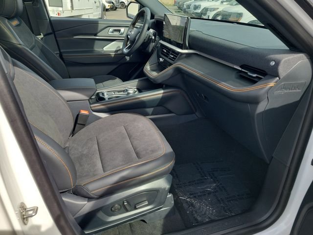 New 2026 Star White Metallic Tri-Coat Ford Tremor® image 17