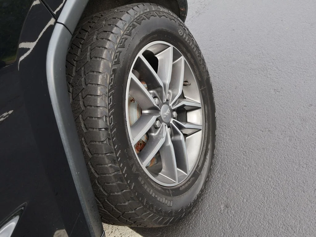 Used 2018 Black Jeep Limited image 38