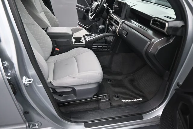 Used 2025 Silver Toyota SR5 image 59