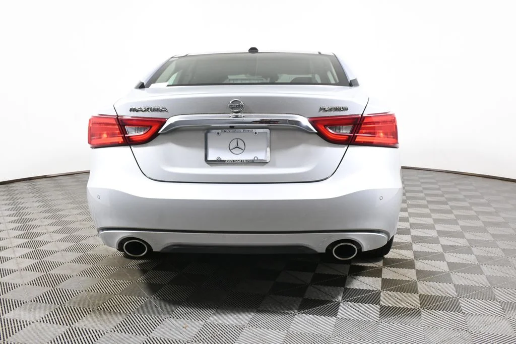 Used 2017 Silver Nissan Platinum image 6