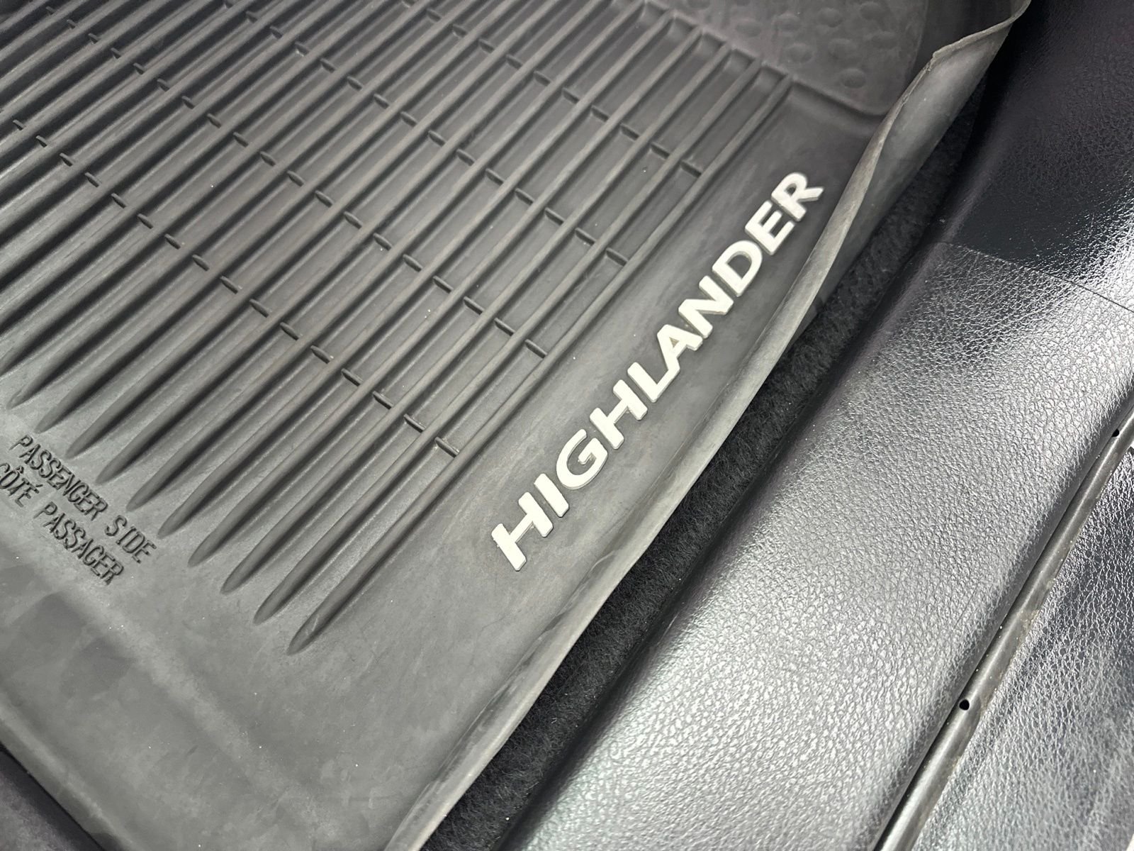 Used 2017  Toyota XLE image 46