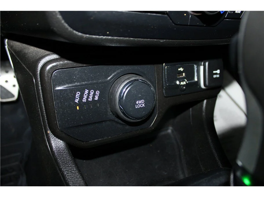 Used 2021 Colorado Red Clearcoat Jeep Jeepster image 30