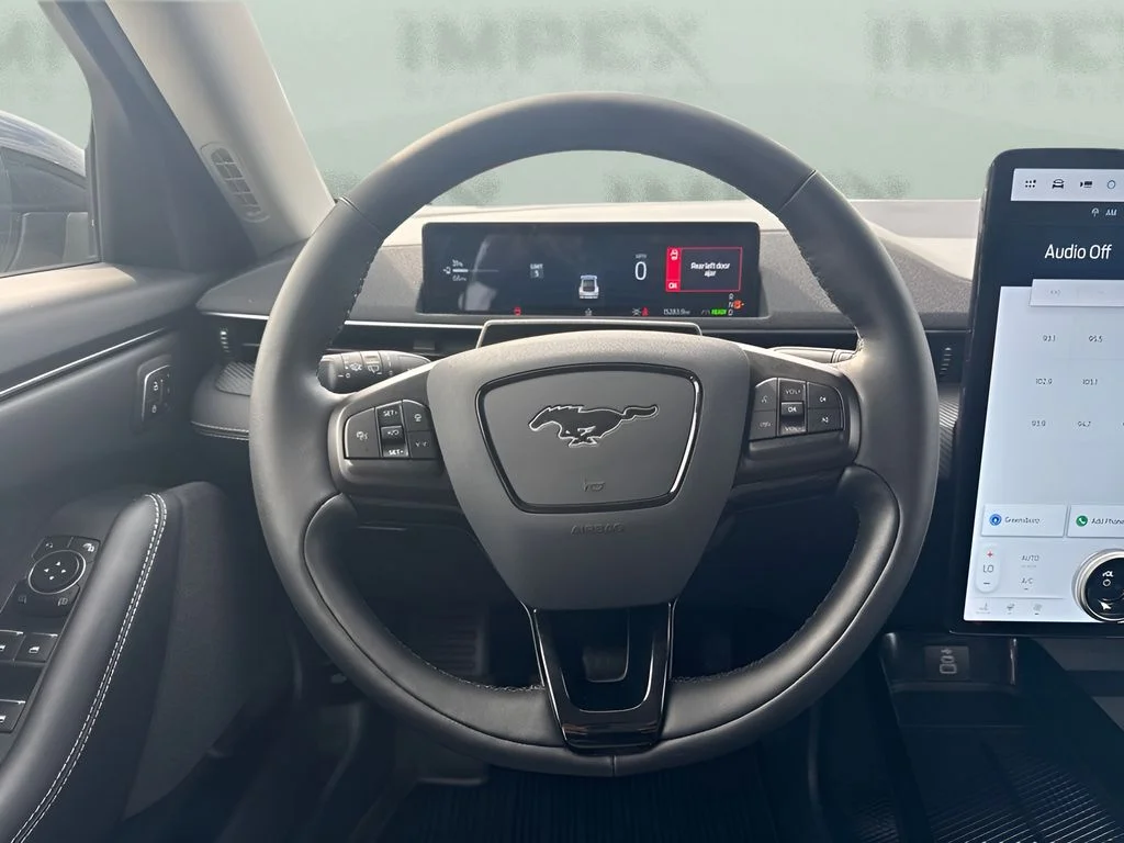 Used 2025 Beige Ford Select image 8