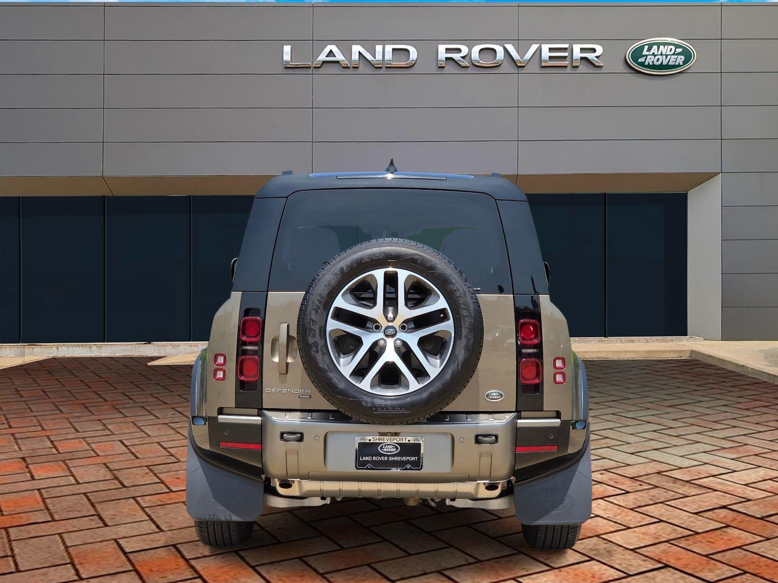 Used 2023  Land Rover X-Dynamic SE image 5