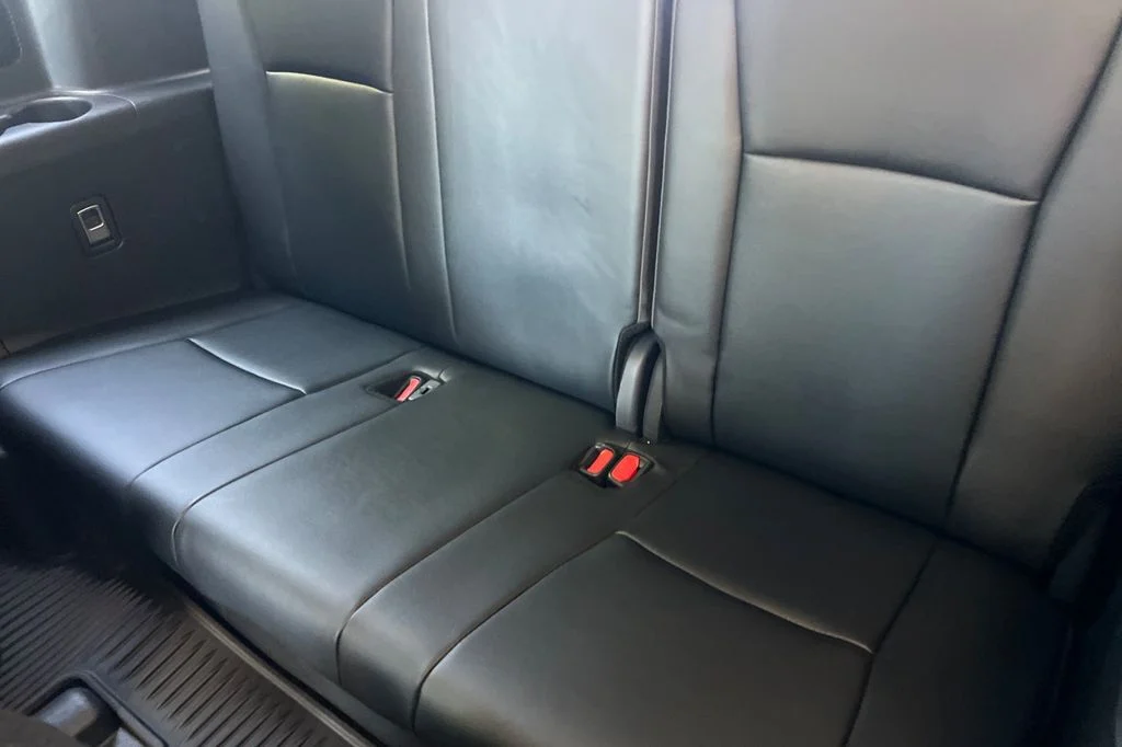 Used 2025  Toyota XLE image 19
