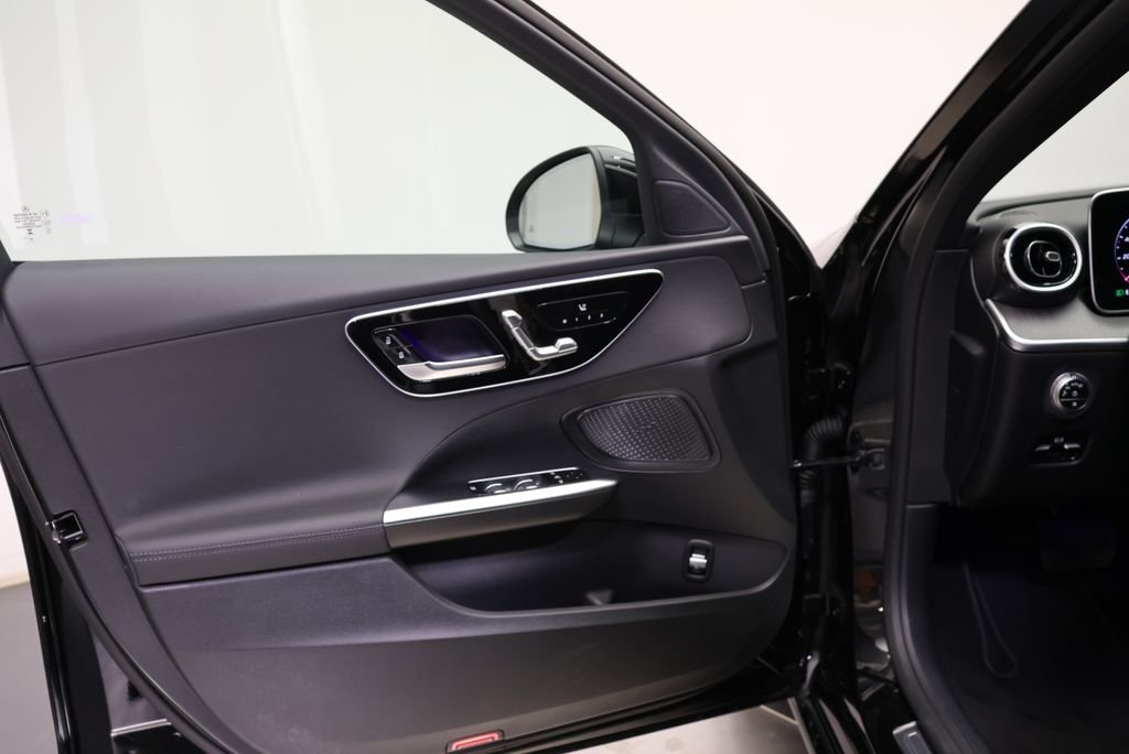 2026 Mercedes-Benz C-Class Sedan C 300 - Photo 31
