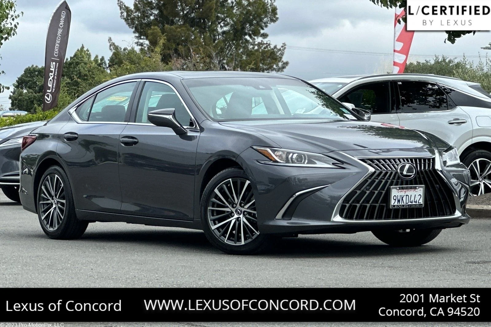 2025 Lexus ES 350 350's photo