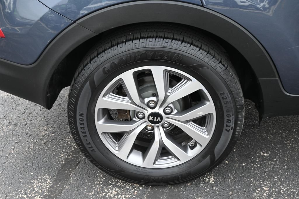 Used 2016 Twilight Blue Kia LX image 15