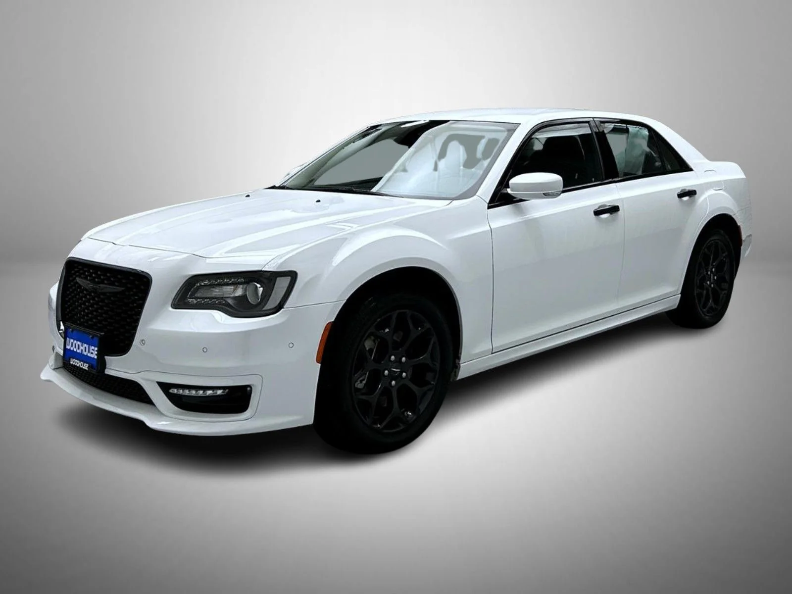Used 2022 White Chrysler Touring image 1