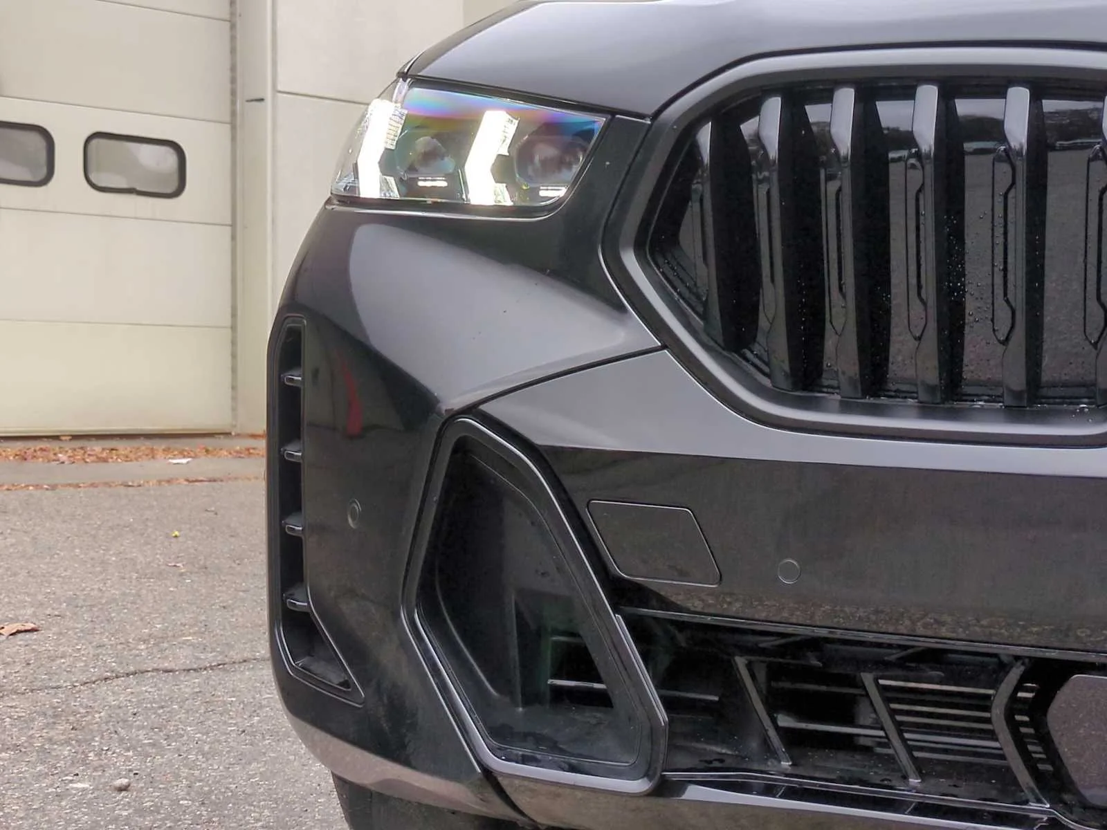 New 2026 Black Sapphire Metallic BMW xDrive40i image 11