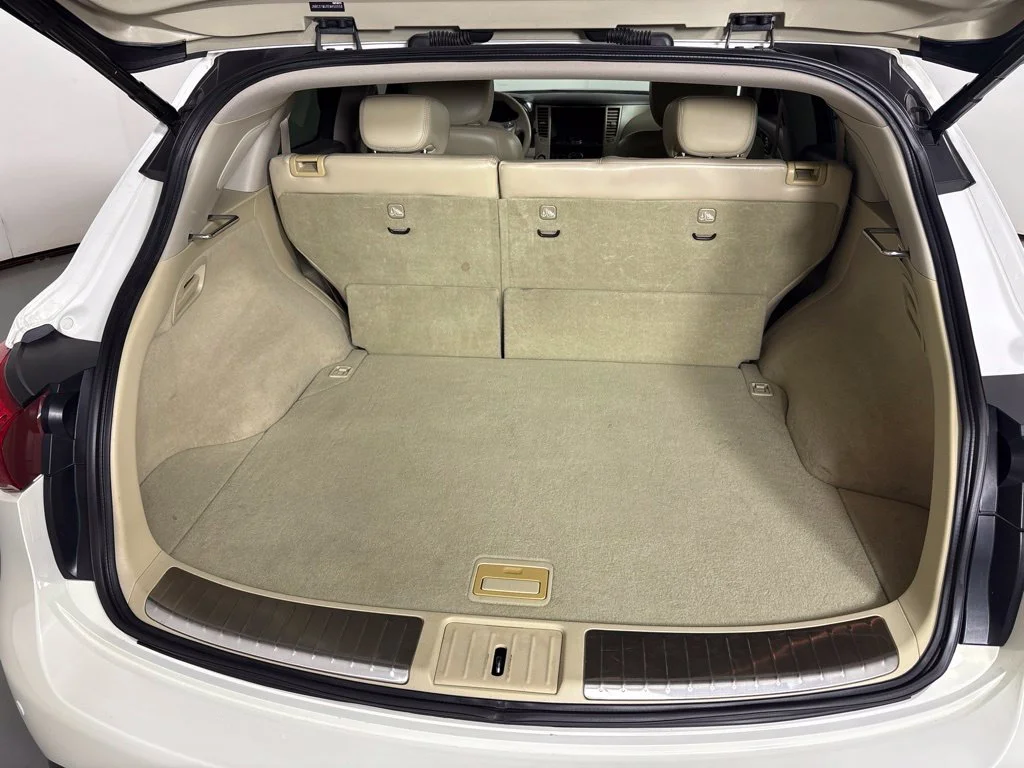 Certified Used 2014 White INFINITI Base image 20