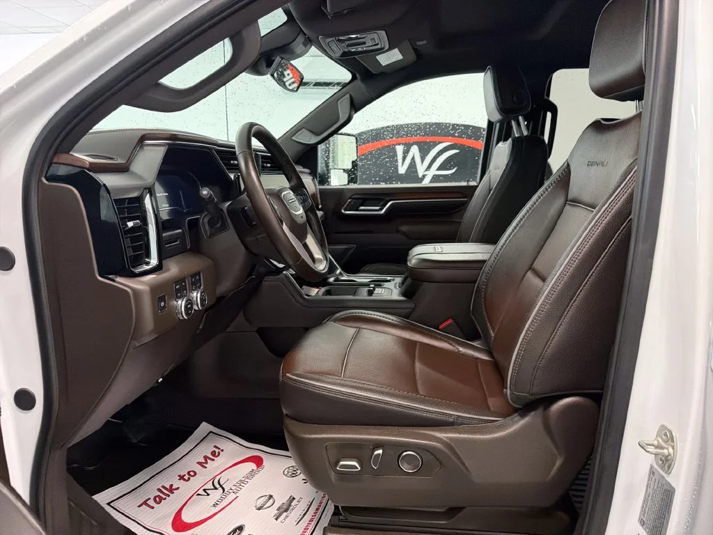 Used 2025 White GMC Denali image 10