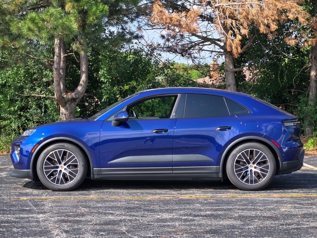 Certified Pre-Owned 2025 Porsche Macan Electric 4D Sport Utility