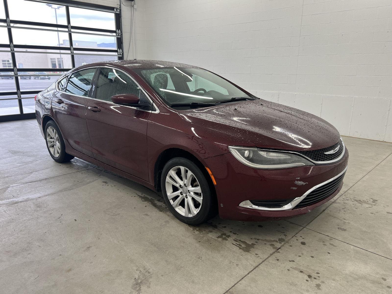Used 2015 Velvet Red Pearlcoat Chrysler Limited image 5