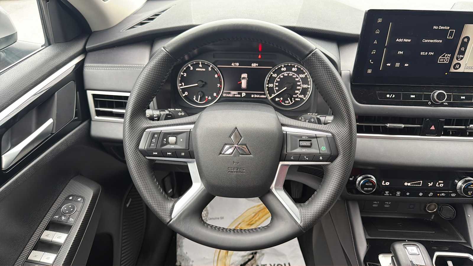 Used 2025 Alloy Silver Metallic Mitsubishi SE image 21
