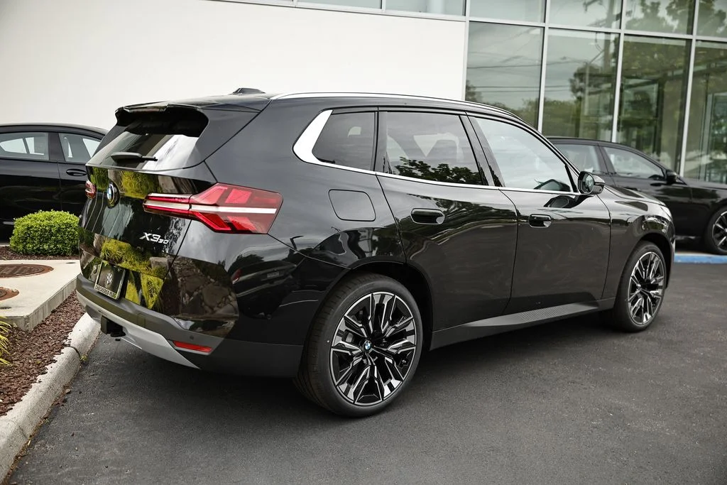 New 2026 Black Sapphire Metallic BMW 30 xDrive image 7
