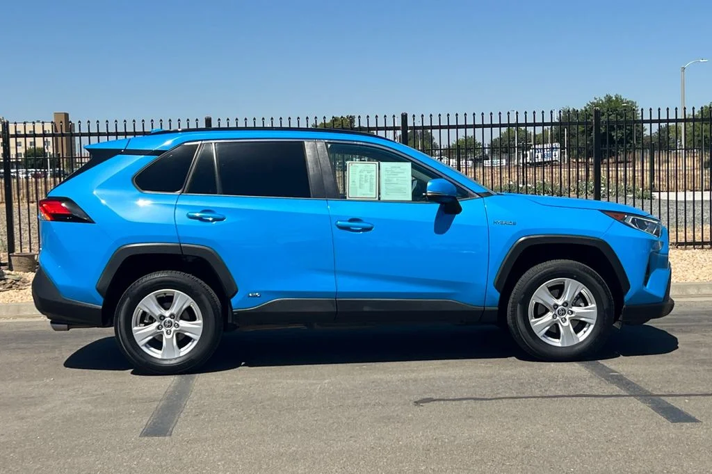 Certified Used 2021 Blue Toyota XLE image 3