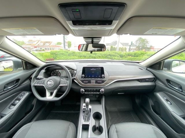 New 2026 Pearl White Nissan 2.5 SV image 30